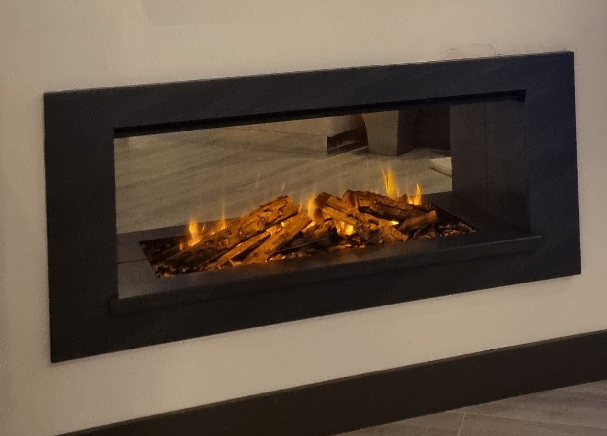 Holbury 1200 LED electric suite with New Forest fire