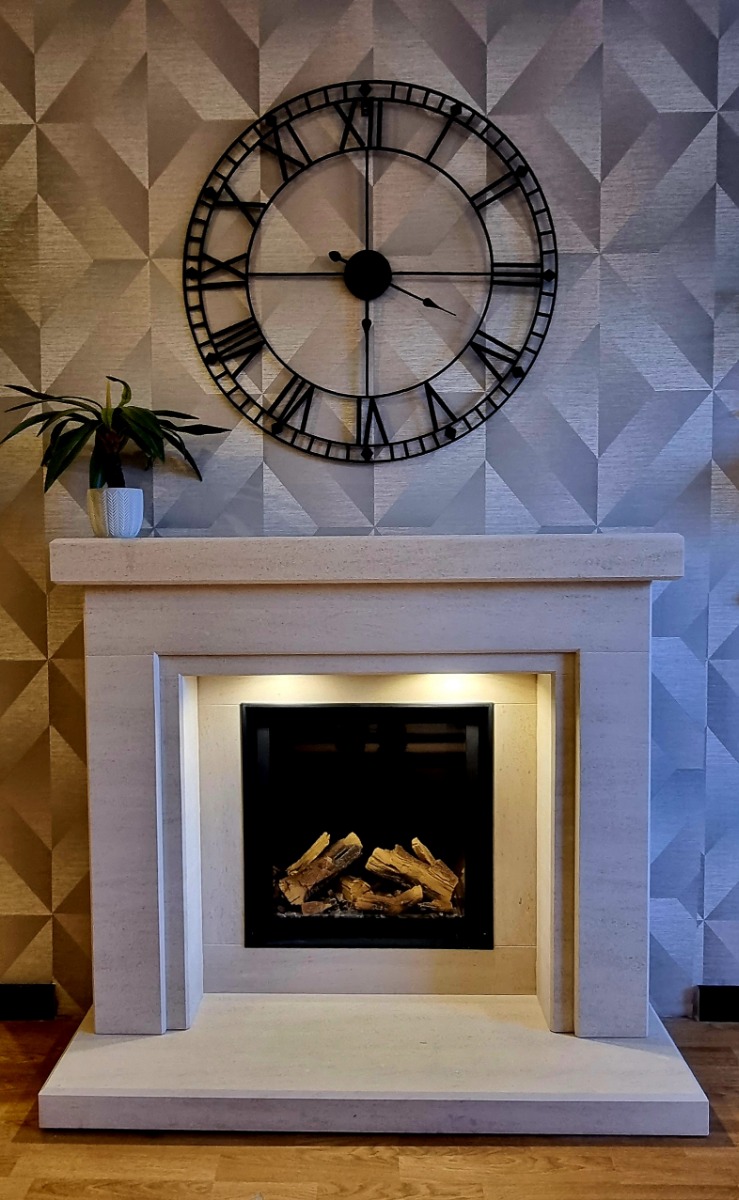 STOCKTON GAS SUITE WITH WILDFIRE 600HE CONVENTIONAL FLUE GAS FIRE