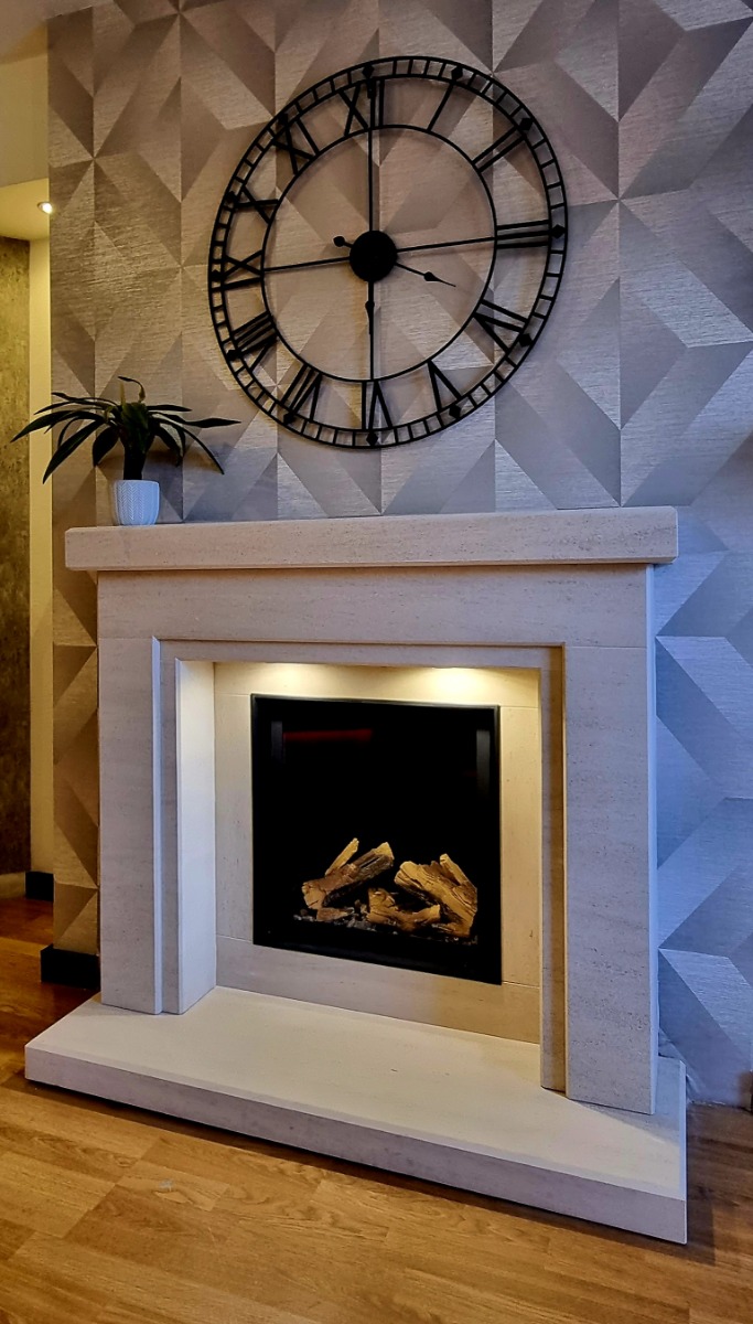 STOCKTON GAS SUITE WITH WILDFIRE 600HE CONVENTIONAL FLUE GAS FIRE