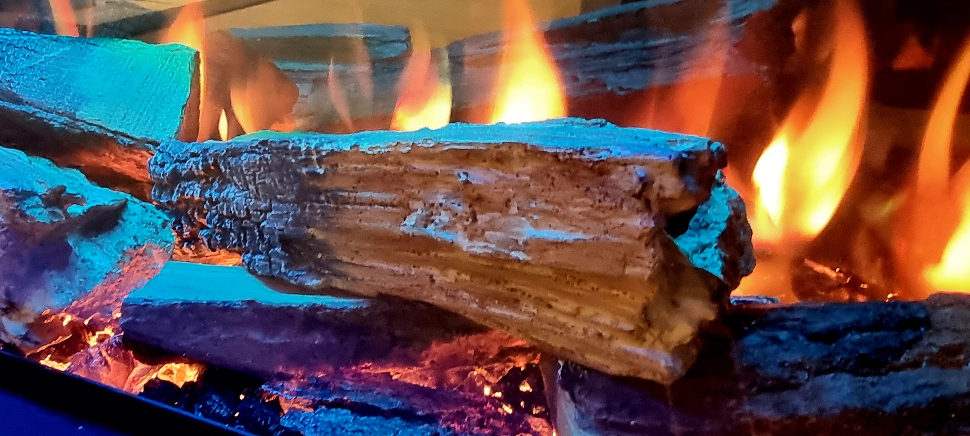 VISION E-LINE SOLUS VS220 MEDIA WALL ELECTRIC FIRE