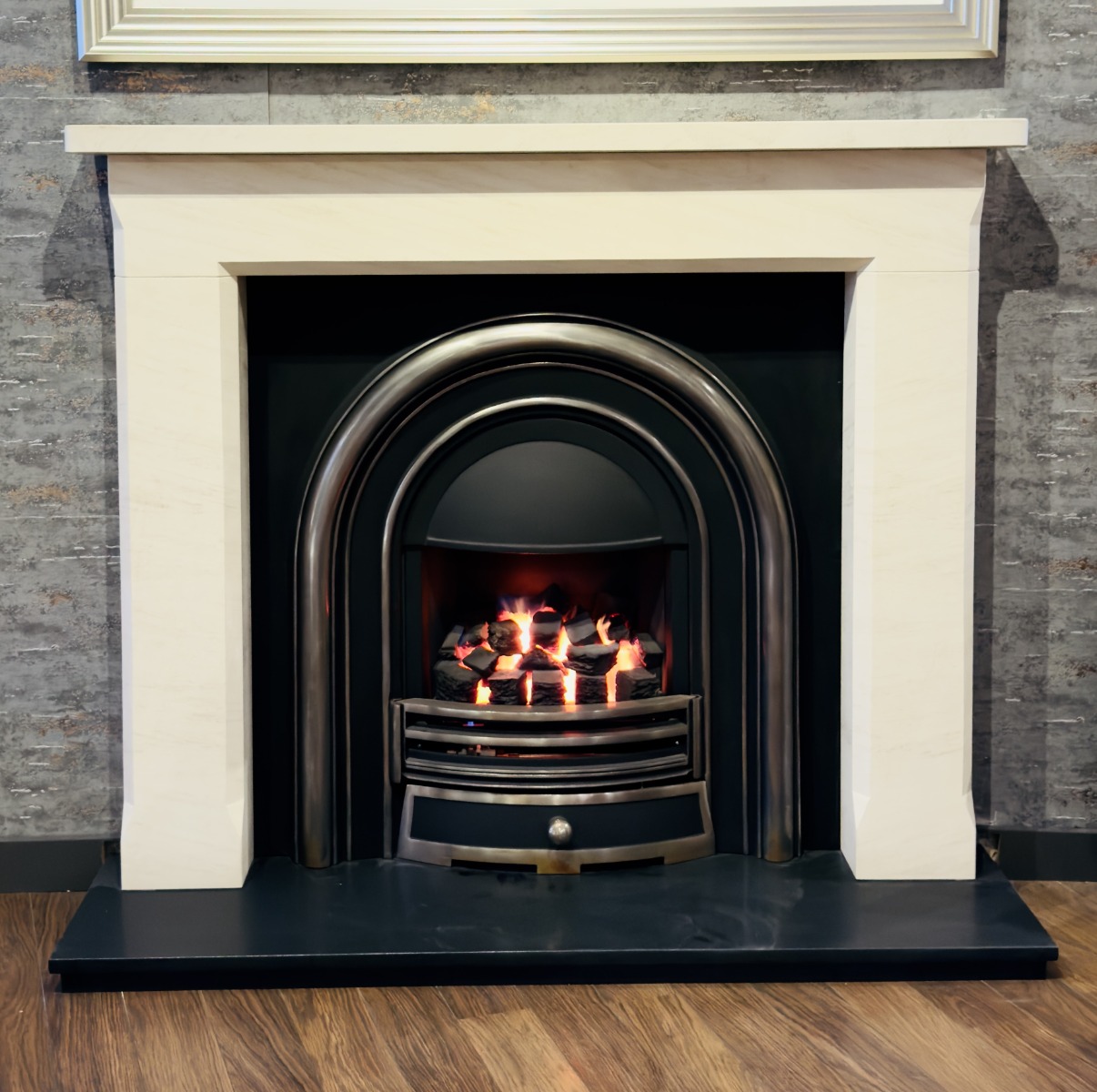 BALBOA LIMESTONE FIREPLACE WITH JUBILEE HE CAST & GAS FIRE PACKAGE