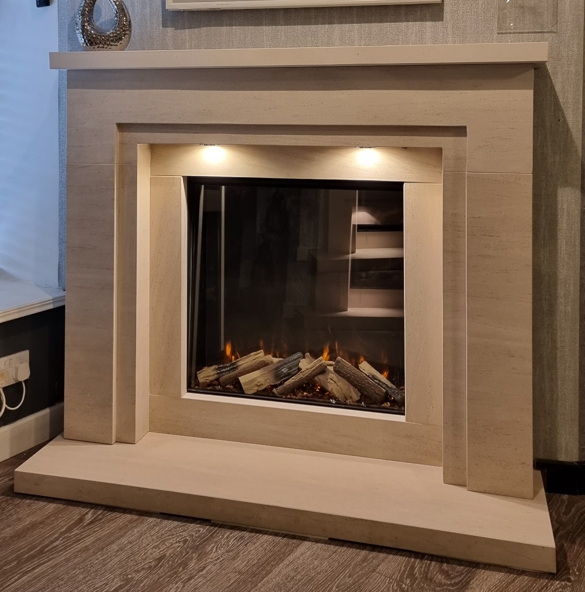 Codenza 650SQ LED electric suite with New Forest fire