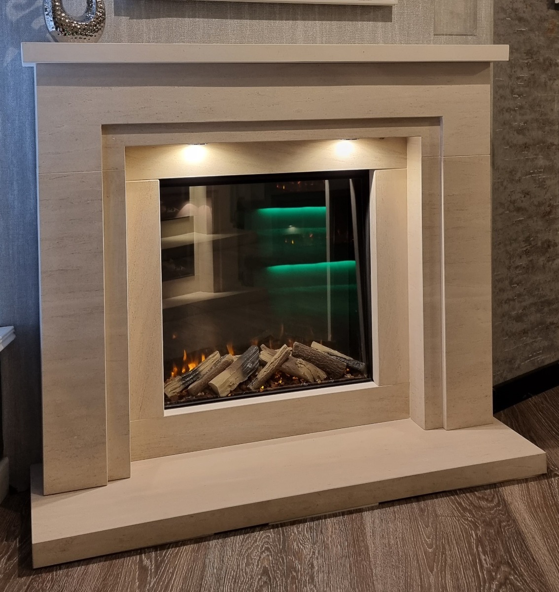 Codenza 650SQ LED electric suite with New Forest fire