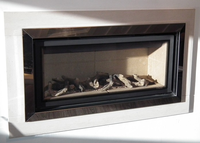 Studio Simplicty 2 hole in wall