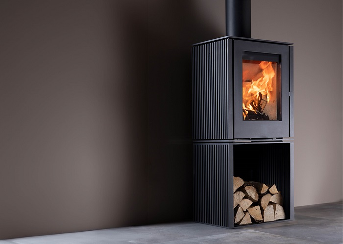 Qudos Haarlem stove with ribbed pedestal base