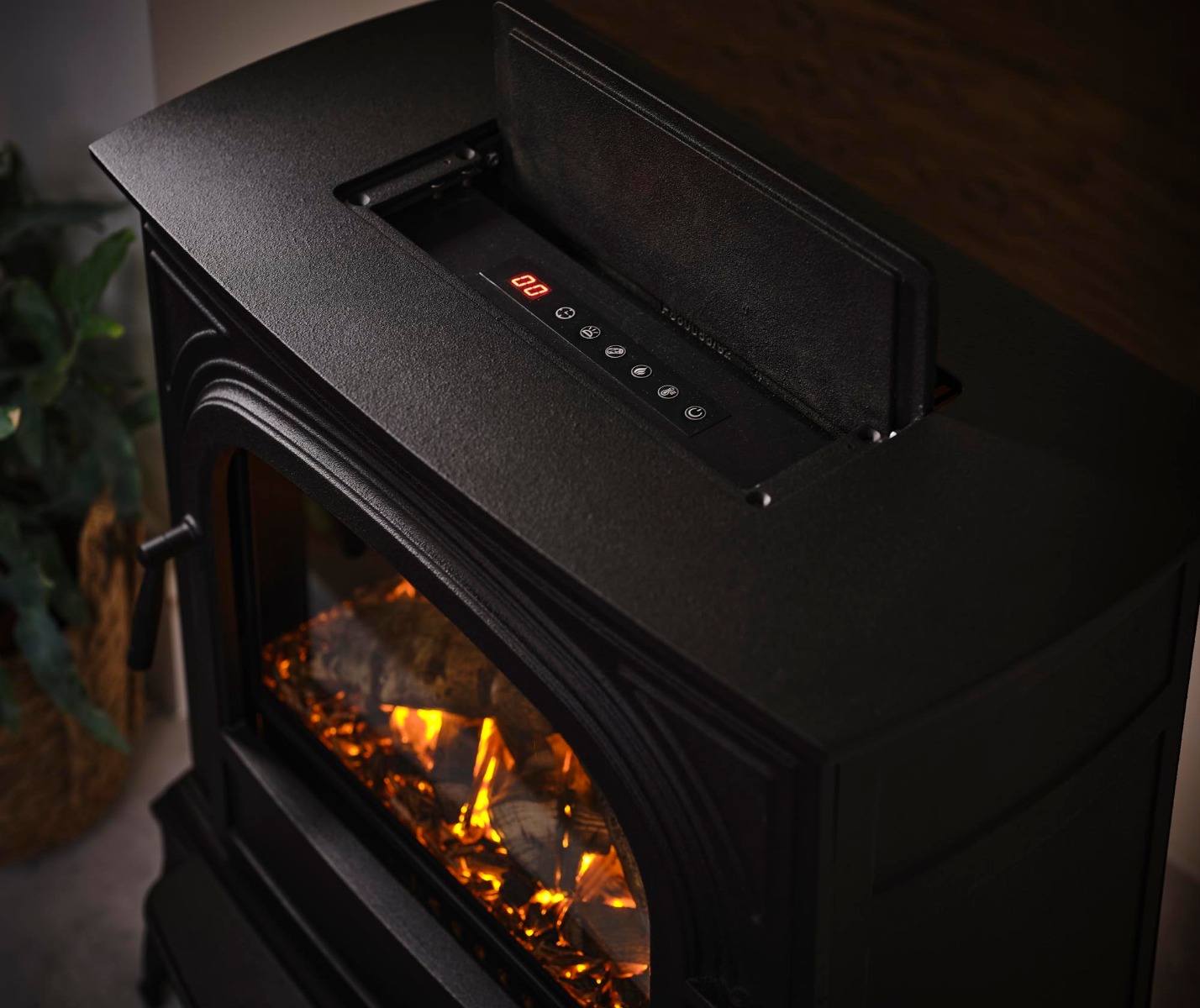 British Fires Hinton Black Edition LED electric stove