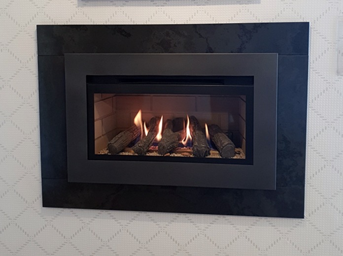 LogFlame hole in the wall