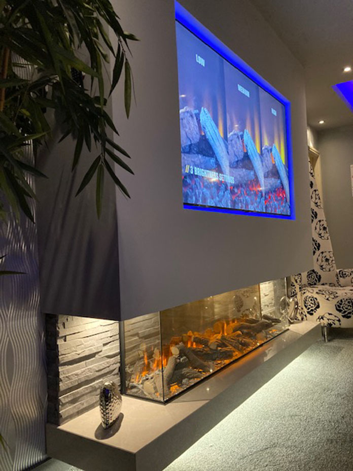 New Forest 1600 Black Edition media wall fire