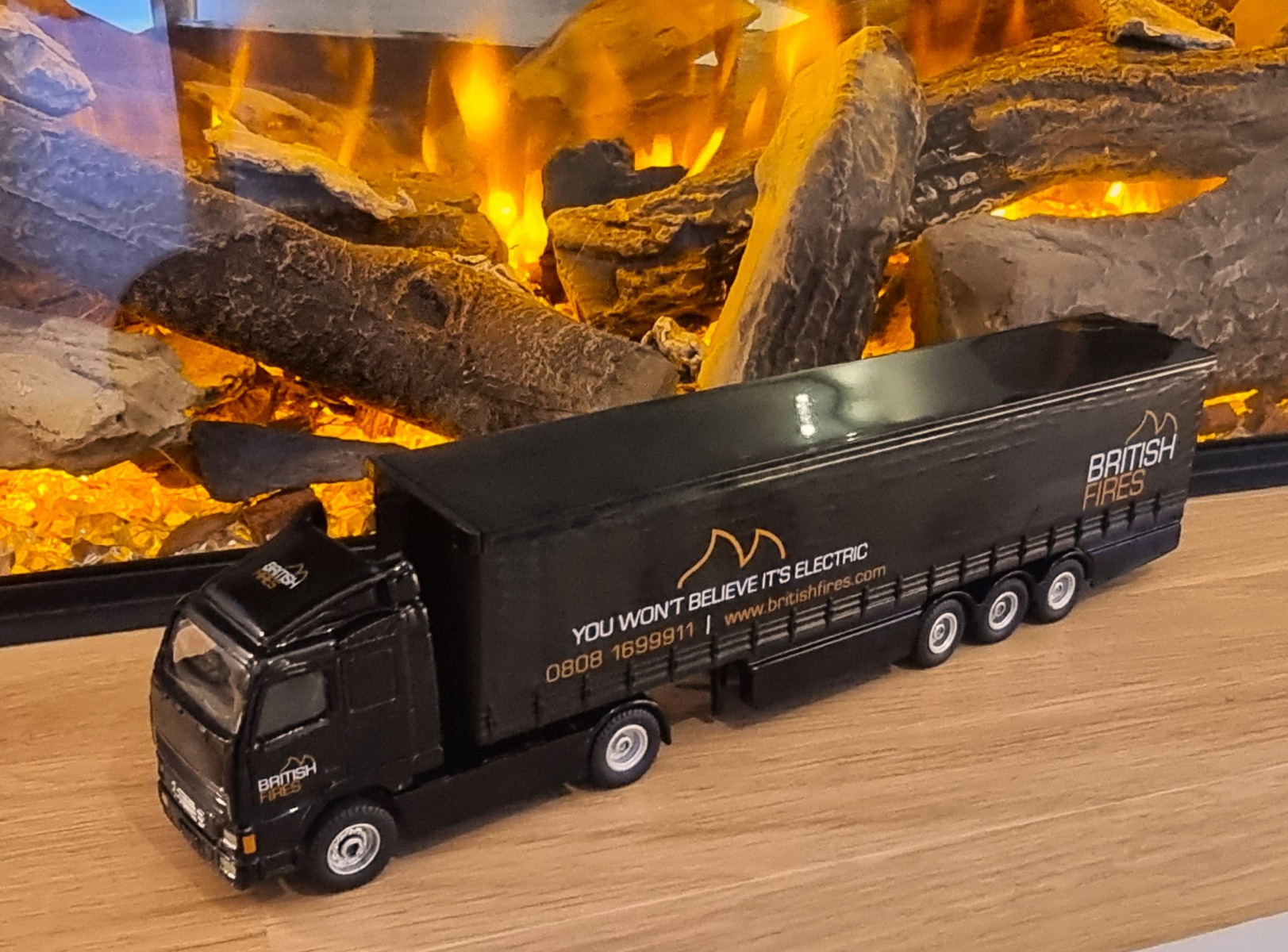 New Forest 1900 Black Edition media wall fire