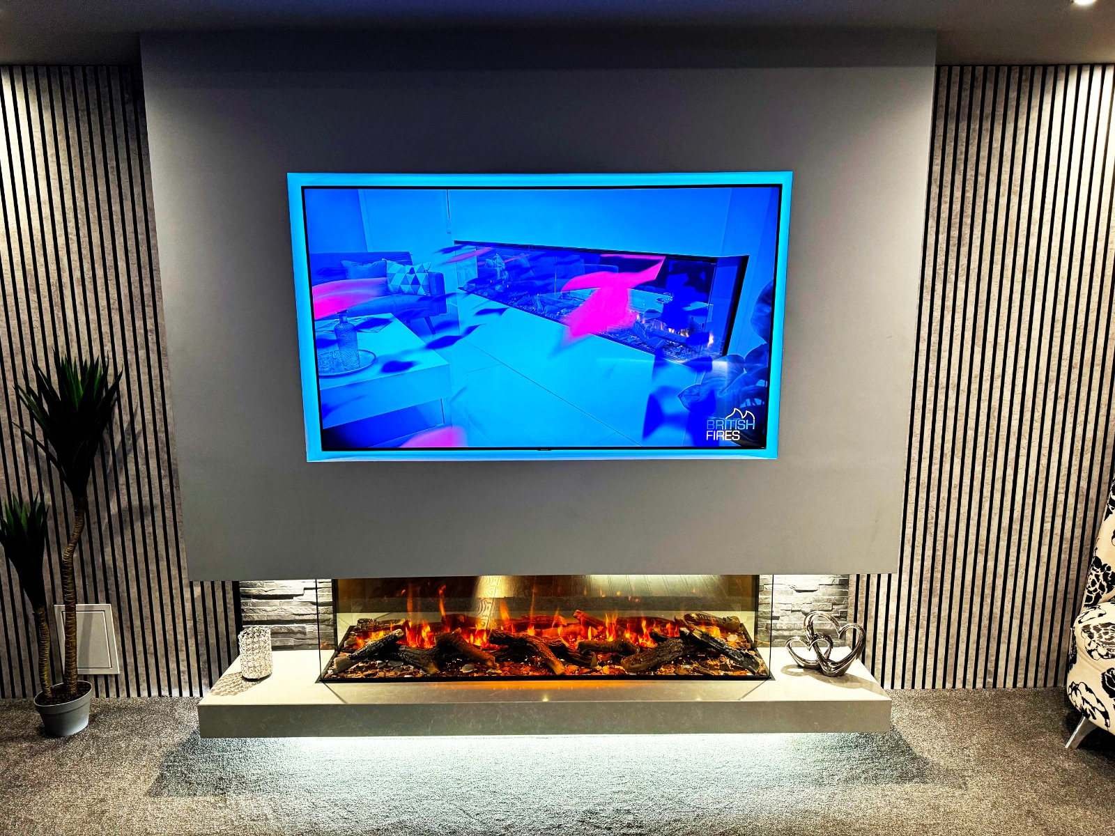 New Forest 1600 Black Edition media wall fire