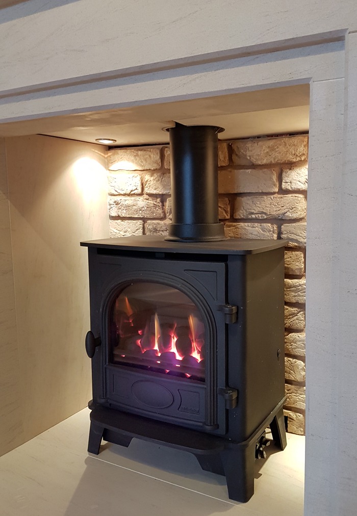 STOCKTON CHAMBER FIREPLACE